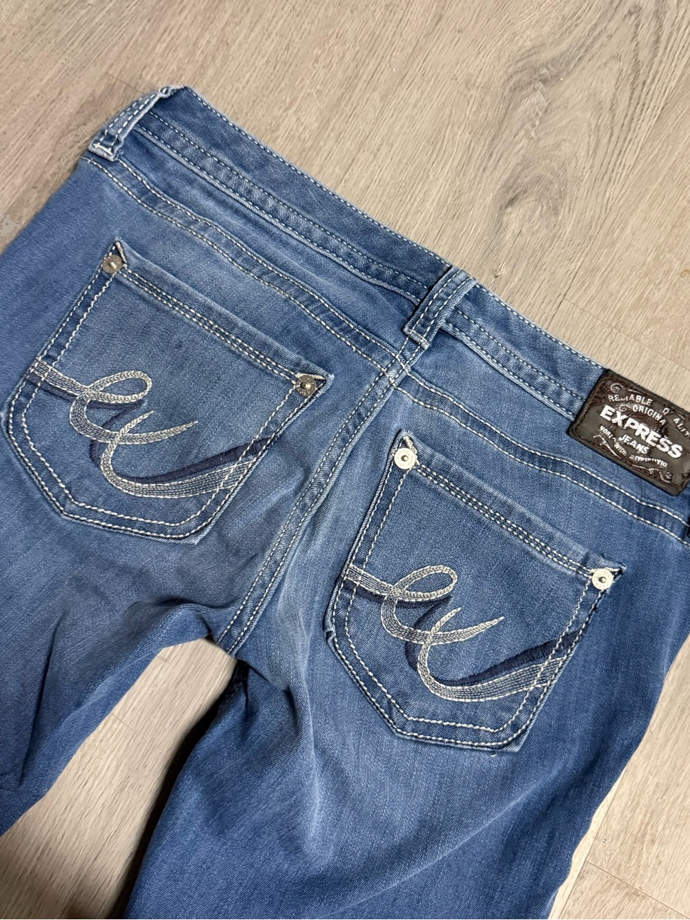 •EXPRESS• LOW RISE LEGGING JEANS - Picture 5 of 7